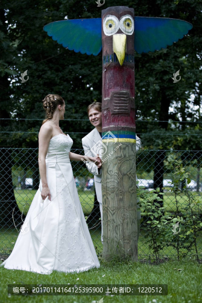 新婚夫婦合影-匯圖網(wǎng) www.fosd68.com 新婚夫婦合影