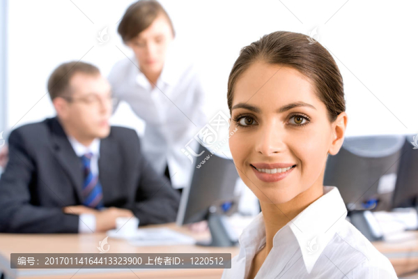 年輕的女人