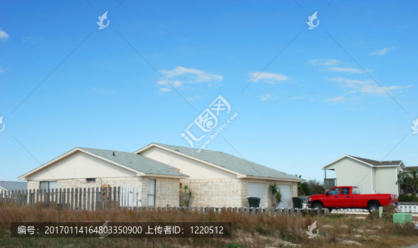 美國(guó)南部的住宅和汽車(chē)