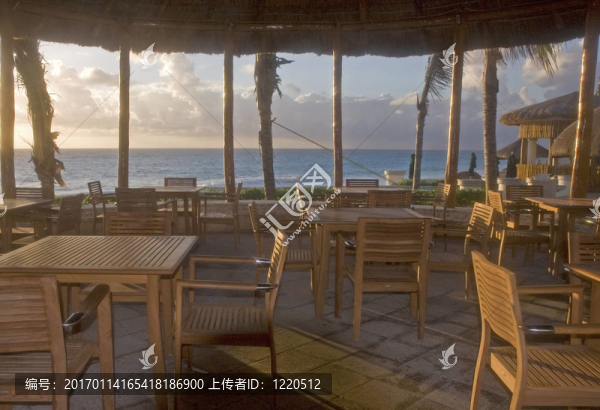 海邊的咖啡館