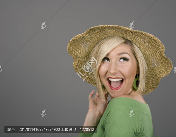 金發(fā)草帽大微笑