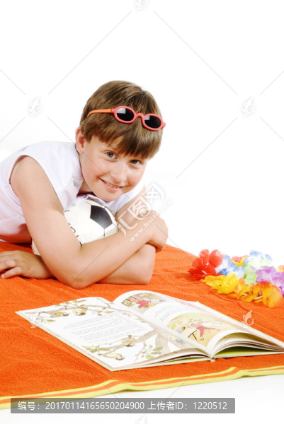 微笑的男孩