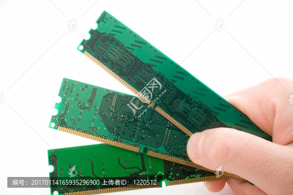 手的記憶芯片。分離