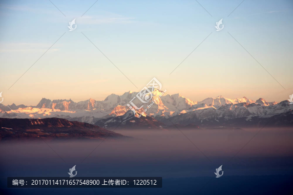 山上的日出
