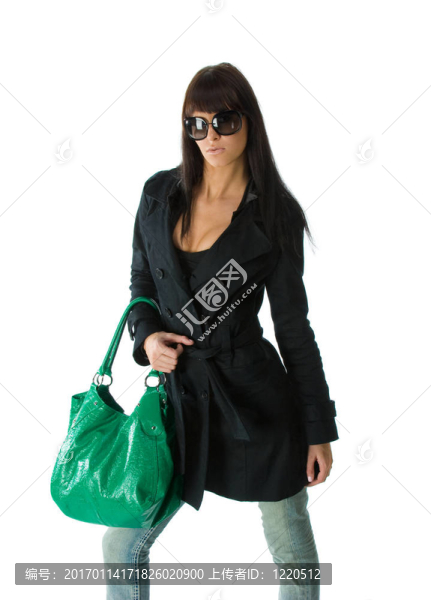 帶錢包的年輕女士