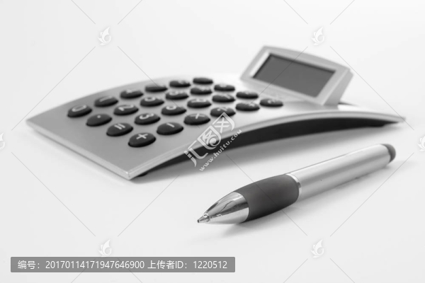 筆和計(jì)算器