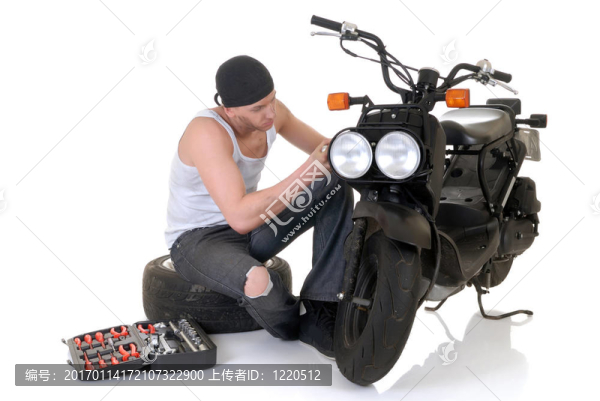 男孩和他的摩托車