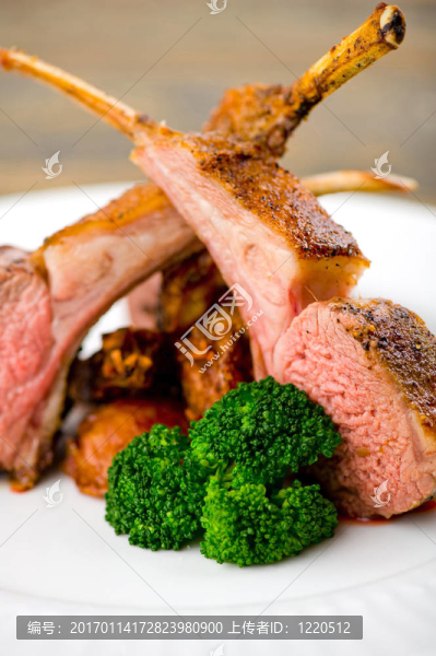烤羊肉架