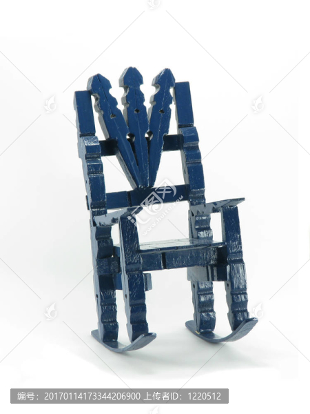 藍色玩具搖擺椅