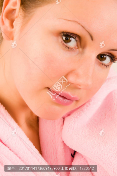 粉紅色浴衣美女