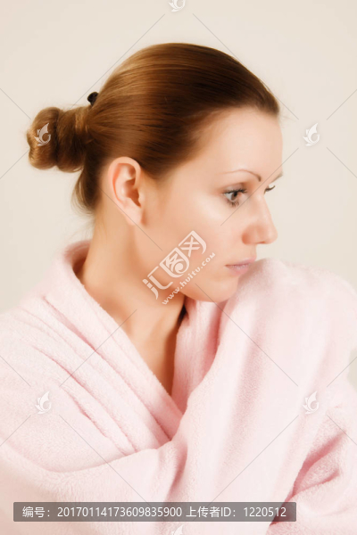 粉紅色浴衣美女