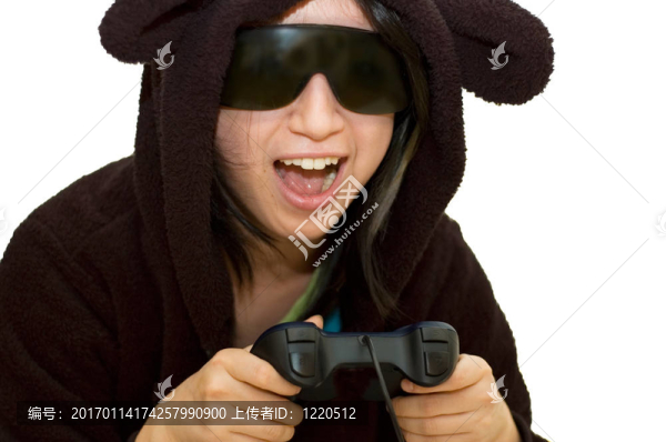 玩電腦游戲的女人