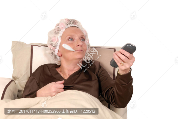 躺在床上的女人