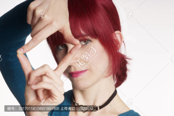 站在女人的表現(xiàn)