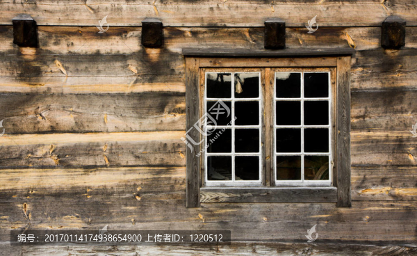小屋的窗戶