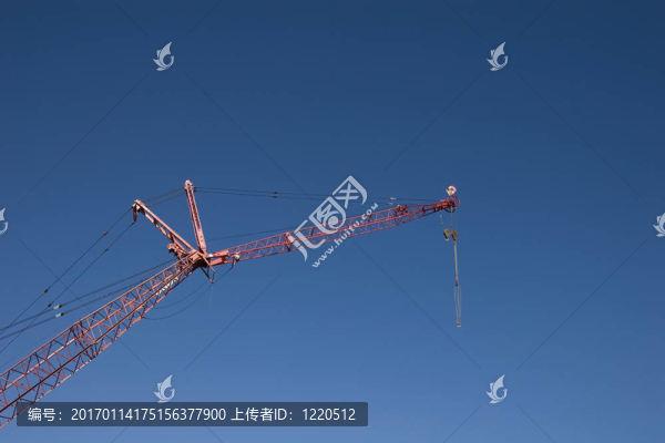 紅色起重機(jī)和滑輪