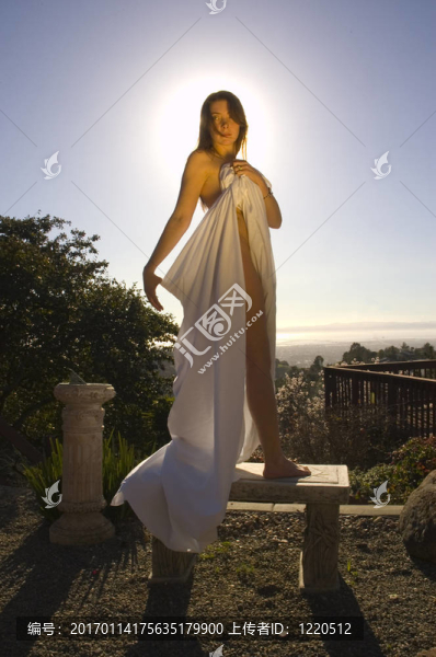 包裹在一張紙上的吸引力模型-匯圖網(wǎng) www.fosd68.com 包裹在一張紙上的吸引力模型