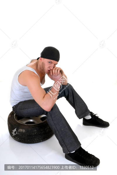 陷入困境的汽車修理工-匯圖網(wǎng) www.fosd68.com 陷入困境的汽車修理工