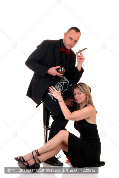 舞男；在他腳下的女人