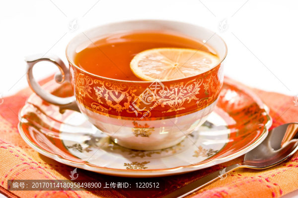 一杯茶；紅的還是生命