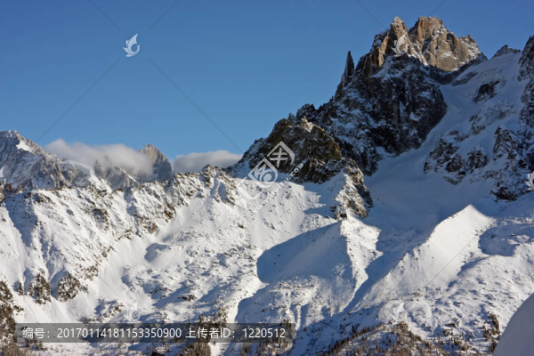 霞慕尼山