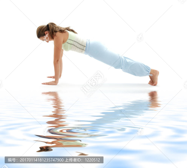 chaturanga,dandasana四肢人員構(gòu)成的白色沙灘