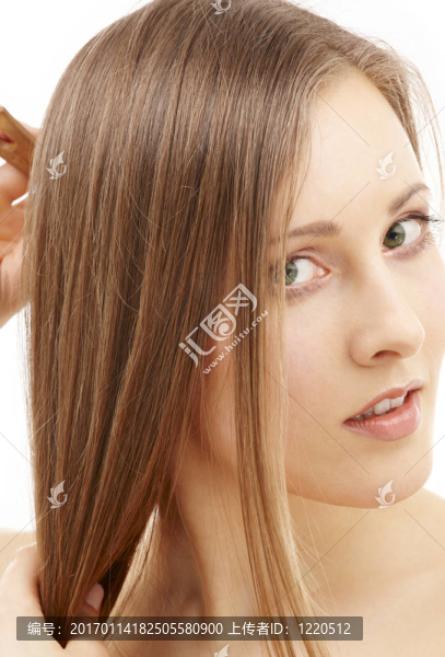 梳理的女人