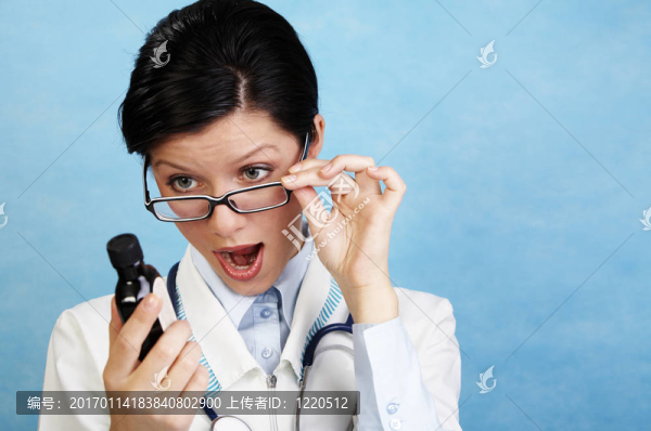 年輕的白人醫(yī)生
