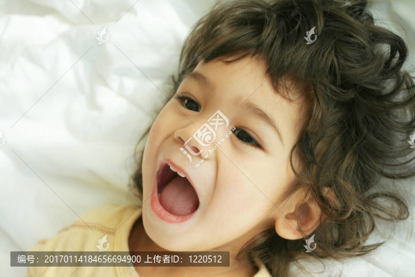 充滿喜悅的孩子