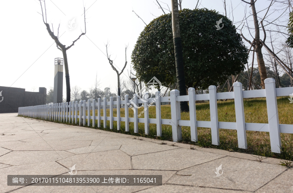 草坪圍欄