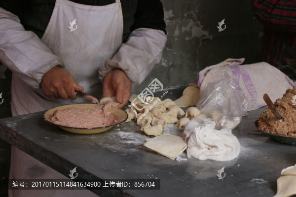 包餃子