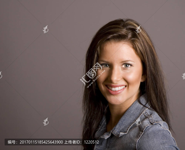 黑色的微笑在Denim