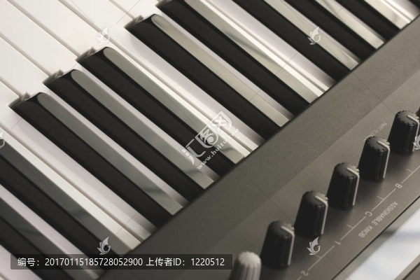 摘要數(shù)碼鋼琴