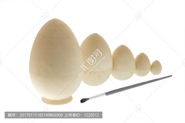 帶刷的木制復(fù)活節(jié)雞蛋