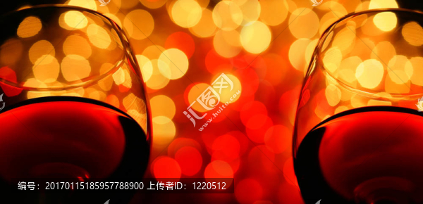 兩個酒杯