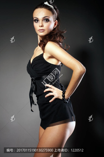 美麗的長頭發(fā)的女孩