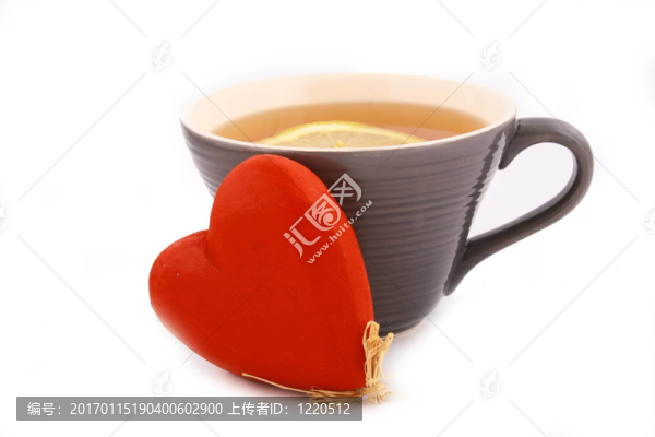 一杯茶和紅色的心