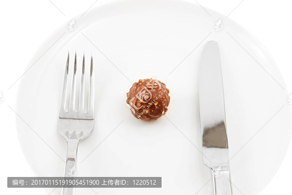 盤子上的巧克力糖