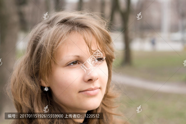 美麗女孩的肖像戶外1