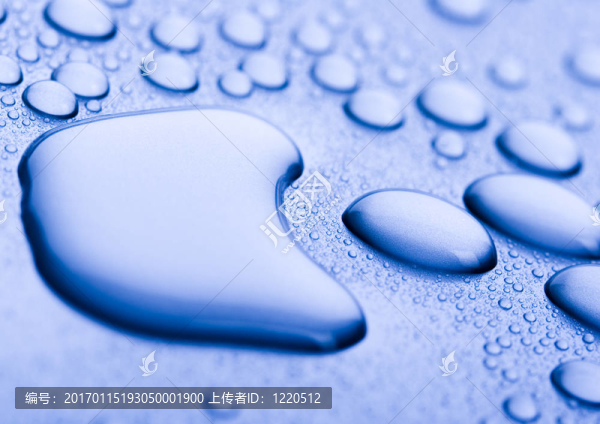 水
