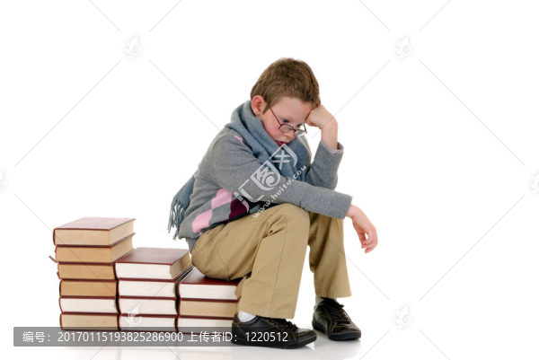 帶百科全書的小男孩