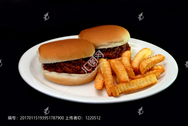 牛肉漢堡和炸薯條