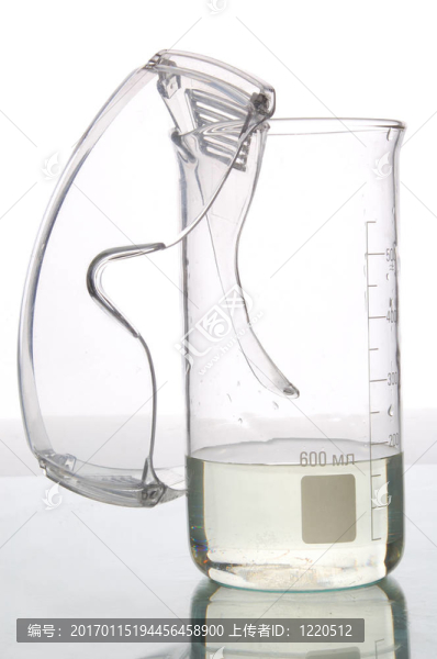 化學玻璃瓶；充滿liquidss