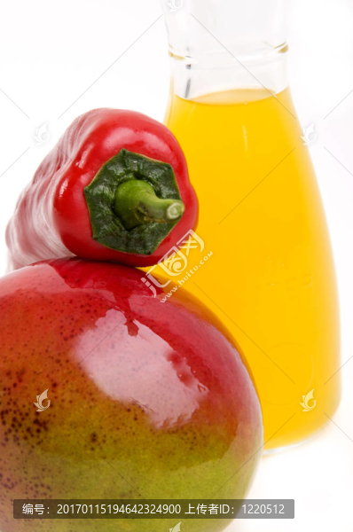芒果；辣椒和橙汁