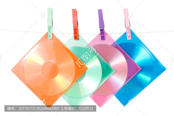 多彩色信封中的光盤