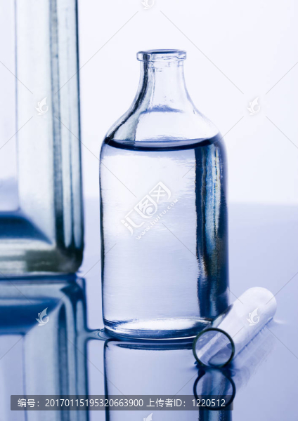 藍(lán)色的化學(xué)-匯圖網(wǎng) www.fosd68.com 藍(lán)色的化學(xué)