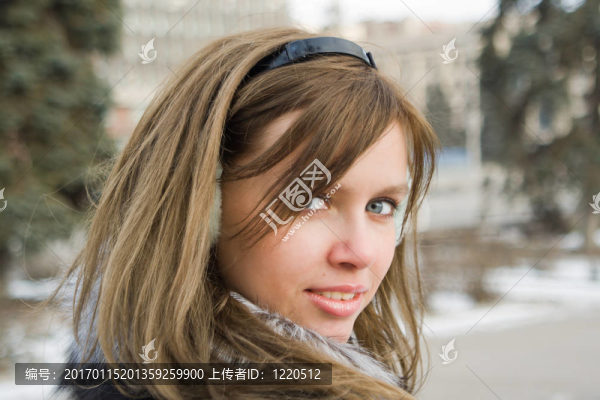 美麗女孩的肖像戶外4