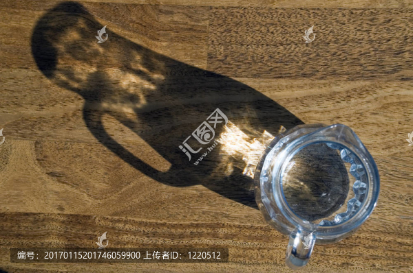光；顏色；陰影。