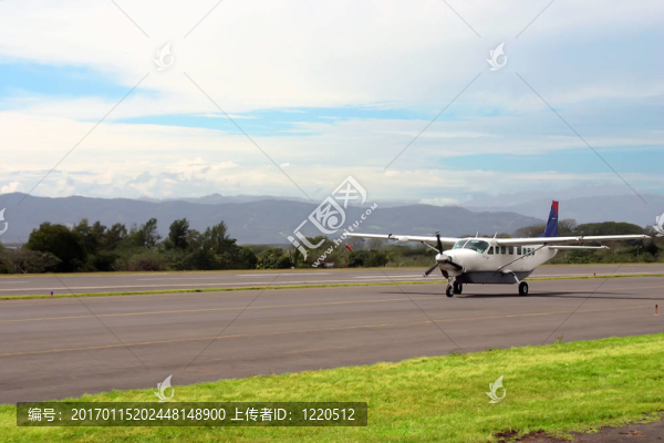山區(qū)小飛機
