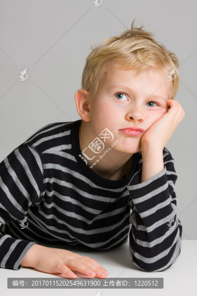 小男孩